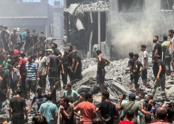 Israel lança grande ataque terrestre e diz que “Gaza está em chamas”