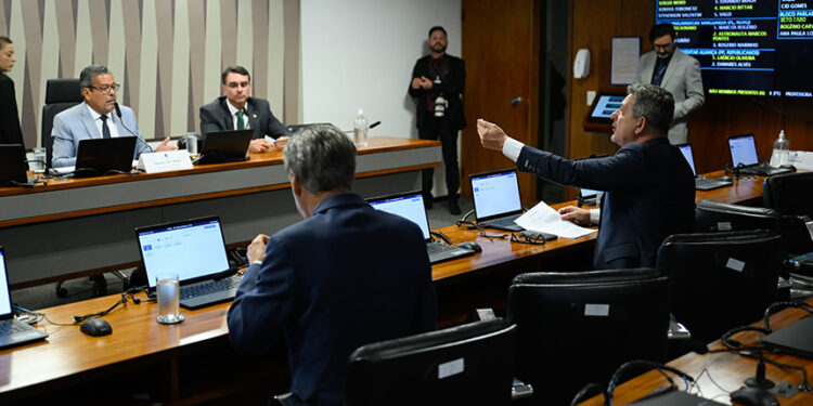 plano de saúde deve avisar consumidor sobre descredenciamento de prestador — Senado Notícias