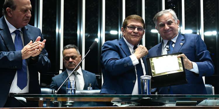 Sessão especial celebra o Dia Nacional dos Corretores de Imóveis — Senado Notícias