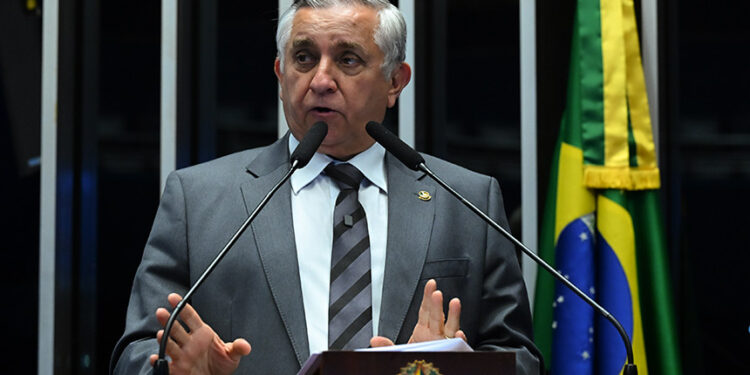 Izalci critica julgamento no STF e defende CPMI do INSS — Senado Notícias