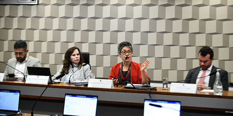 Critérios de distribuição do Fundeb podem ser aprimorados, dizem debatedores — Senado Notícias