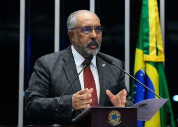 Congresso deve votar matérias de interesse da população e não de alguns parlamentares, diz Paim — Senado Notícias