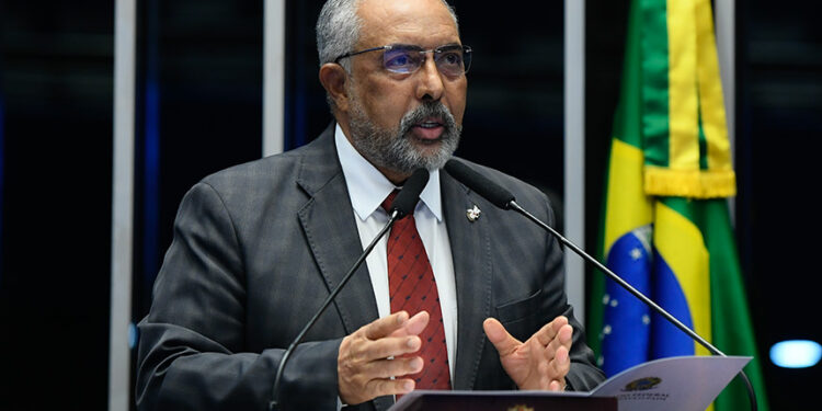 Congresso deve votar matérias de interesse da população e não de alguns parlamentares, diz Paim — Senado Notícias