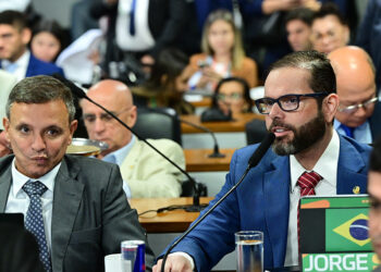 Senadores cobram acesso a visitas de investigados ao Senado — Senado Notícias