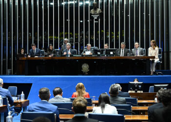 Sessão destaca importância social do Sistema S — Senado Notícias