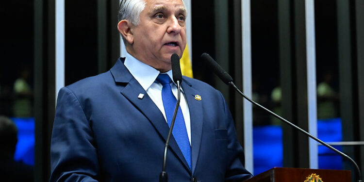 Izalci Lucas reforça voto contrário à PEC do Mandato — Senado Notícias