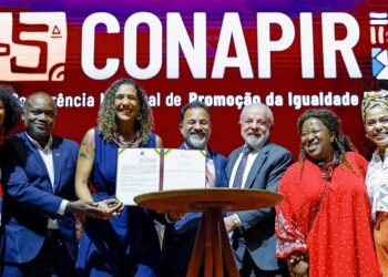 Lula critica imaginário racista que persiste no país, em conferência