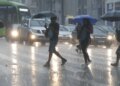 Chuvas em São Paulo deixam feridos e suspendem operação de montadora