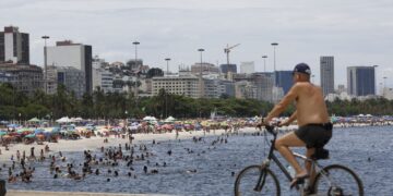Rio teve um dia de sol forte, mas o final de semana o tempo muda