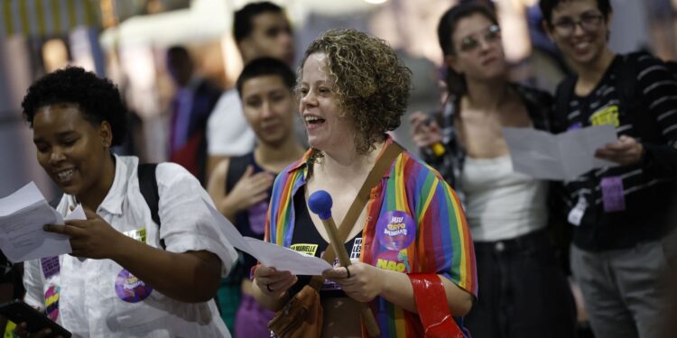 Mulheres discutem em Brasília igualdade de gênero e democracia