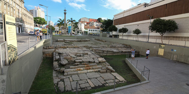 Cais do Valongo é reconhecido patrimônio histórico e cultural afro-brasileiro — Senado Notícias