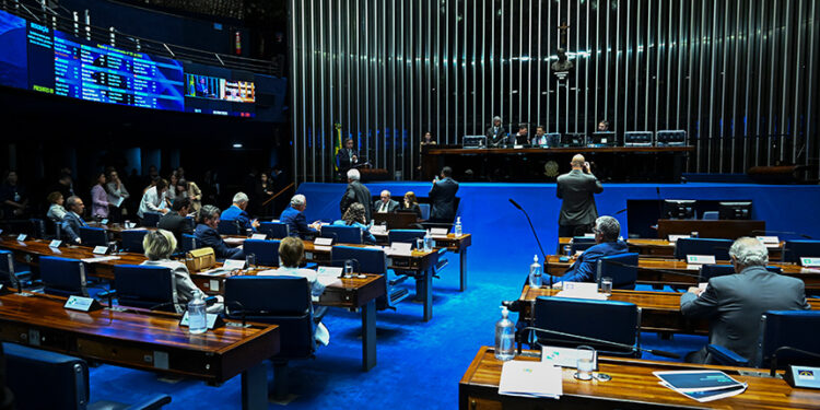 Senado aprova regras mais rígidas para devedor contumaz — Senado Notícias