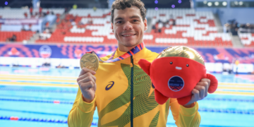 Gabriel Bandeira bate recorde no Mundial de natação de Singapura