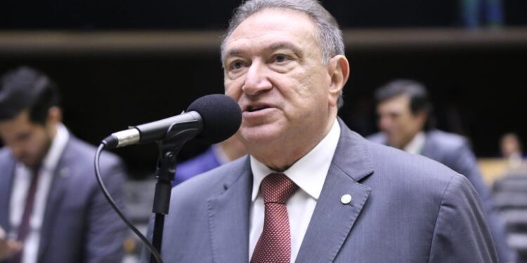 Comissão aprova projeto que prevê ajuda do governo para reconstruir casas em área atingida por desastres – Notícias