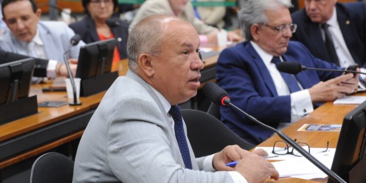 Comissão aprova projeto que obriga governos a criar protocolo contra notícias falsas durante desastres – Notícias