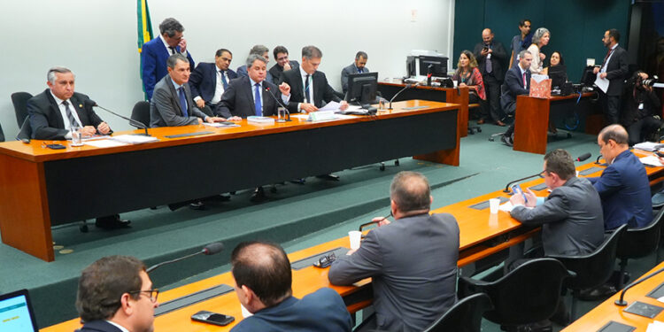 CMO aprova compensações para perdas de arrecadação com reforma tributária — Senado Notícias