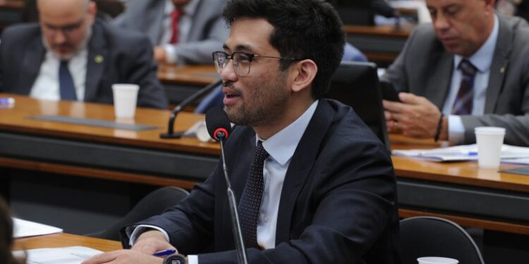 Comissão aprova acesso gratuito à agua potável e a sanitários a entregadores de aplicativos – Notícias