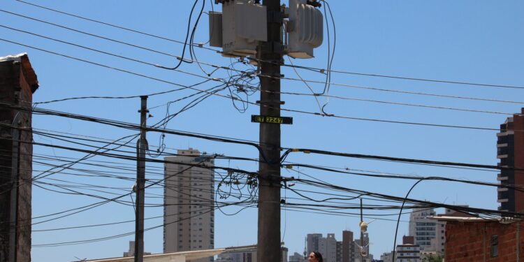 Furto de energia no país gerou custo de R$ 10,3 bilhões em 2024