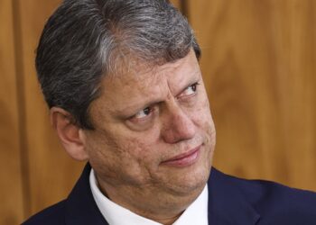 Deputado pede inquérito contra Tarcísio após falas contra STF