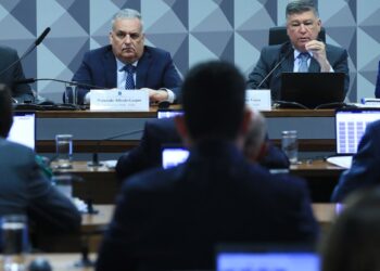 CPMI do INSS aprova convocação de parentes e sócios de investigados