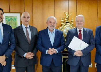Fachin e Moraes convidam Lula para posse no STF
