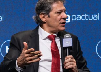 Haddad diz que política fiscal não depende apenas do governo federal