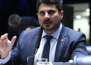 Senado oficializa afastamento de Marcos do Val por 115 dias