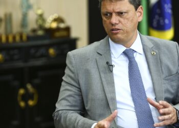 Moraes autoriza visita do governador de São Paulo a Jair Bolsonaro
