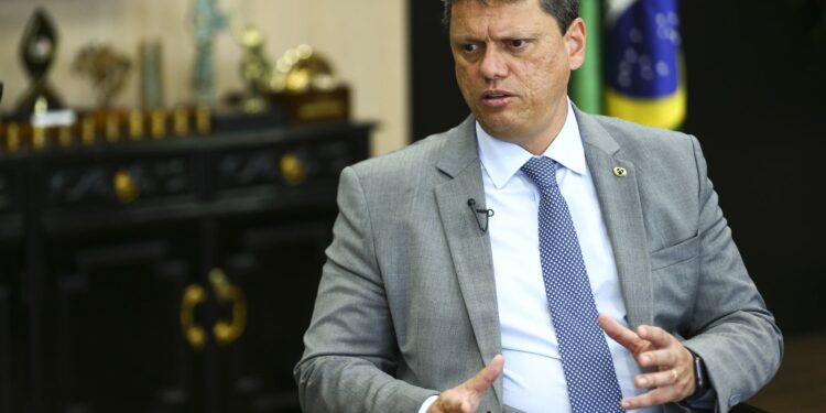 Moraes autoriza visita do governador de São Paulo a Jair Bolsonaro