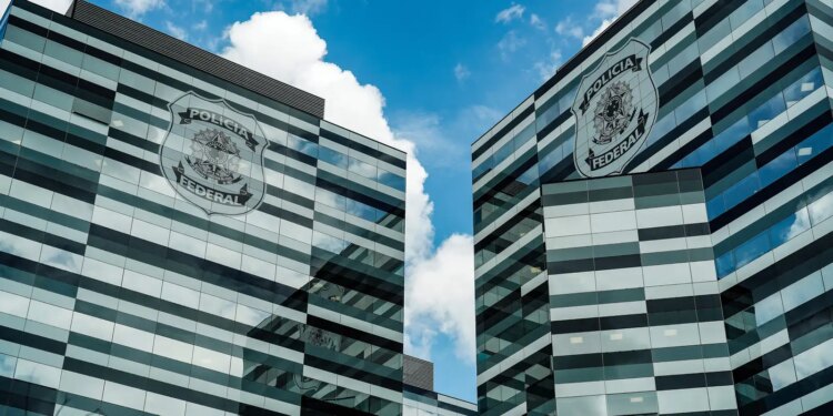 PF diz ao STF que Zambelli não efetivou ações de coação contra a Corte