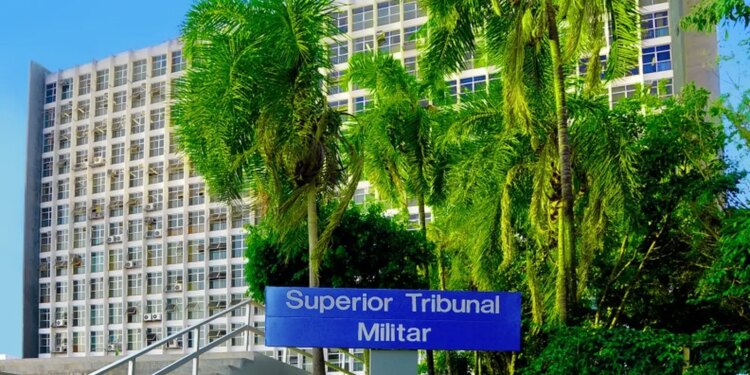 STM vai julgar perda de patente de Bolsonaro e militares condenados