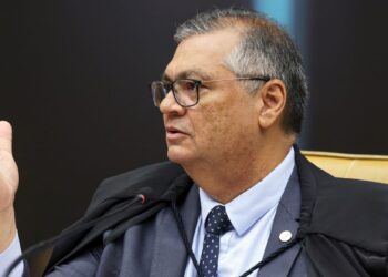 Dino diz que crimes da trama golpista não podem ser anistiados