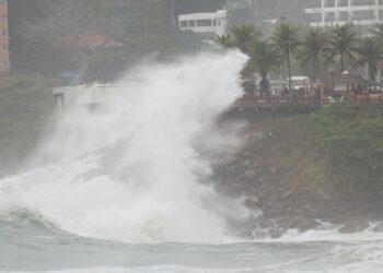 Rio tem alerta de ressaca e Ciclovia Tim Maia é fechada até terça