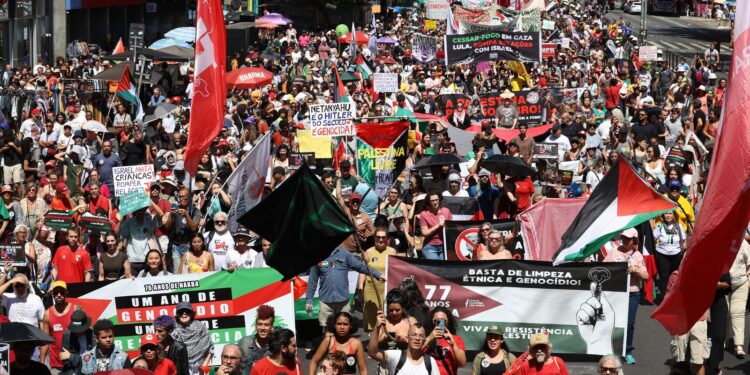 Ato pede libertação de ativistas de flotilha e medidas duras do Brasil