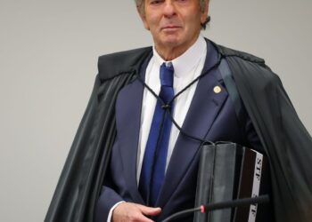 Fachin autoriza Fux a mudar para a Segunda Turma do STF