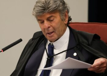 Fux pede vista e suspende julgamento de recurso de Moro no STF