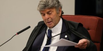 Fux pede vista e suspende julgamento de recurso de Moro no STF