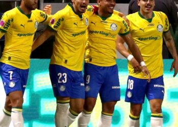 Brasileiro: Palmeiras goleia Bragantino e permanece com folga na ponta