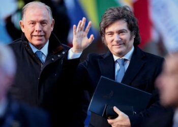 Chanceler da Argentina pede demissão dias antes de eleição legislativa