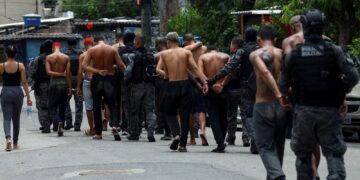 Operação no Rio deixa dezenas de mortos e 56 presos
