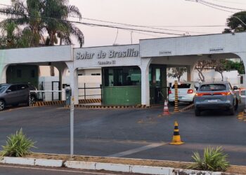 Moraes autoriza Bolsonaro a receber barbeiro em casa