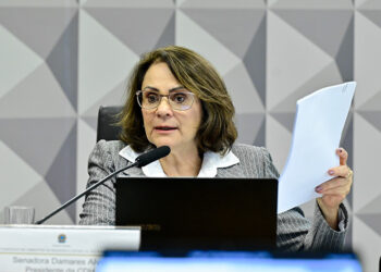 CE debate projeto que proíbe alterações e adaptações no texto da bíblia — Senado Notícias