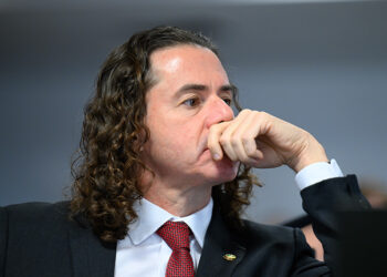 Vai à Câmara projeto que inclui violência digital contra mulher na Lei Maria da Penha — Senado Notícias