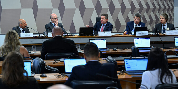 Debatedores ressaltam que Plano Brasil Soberano ajuda país a abrir novos mercados — Senado Notícias