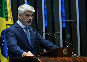 Humberto defende isenção de IR para salários de até R$ 5 mil — Senado Notícias