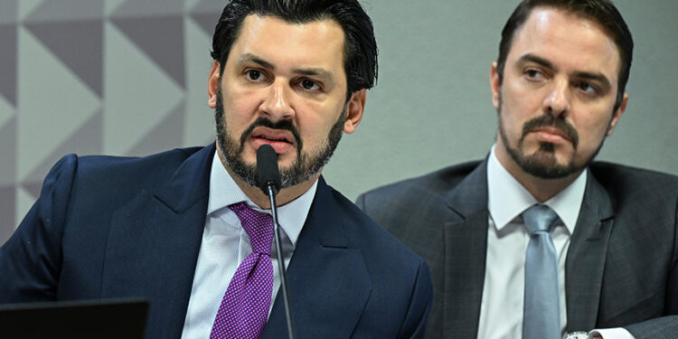 relator pede a Cavalcanti explicação sobre fortuna acumulada em poucos anos — Senado Notícias