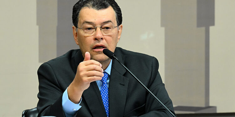 Comissão vota na terça MP que limita custos da energia ao consumidor — Senado Notícias