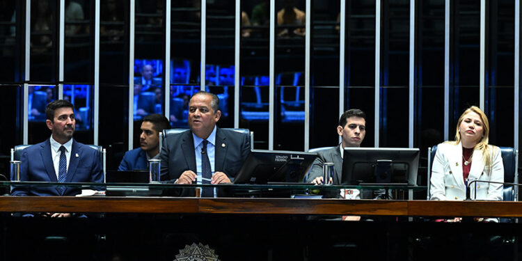 Senado homenageia os 35 anos da Universidade Estadual do Tocantins — Senado Notícias