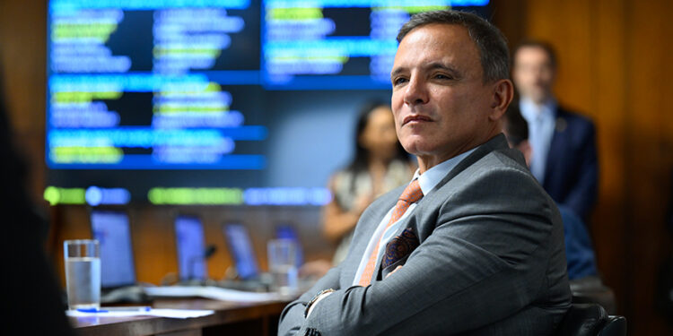 Fim do regime aberto para líder de facção avança — Senado Notícias