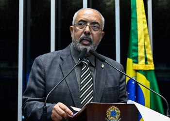 Paim defende tarifa zero para transporte como política de inclusão — Senado Notícias